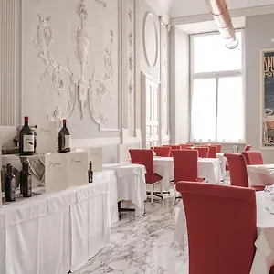 **** Hotel De Italien