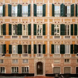 residenza-depoca-di-palazzo-cicala.hotelitalianriviera.com/